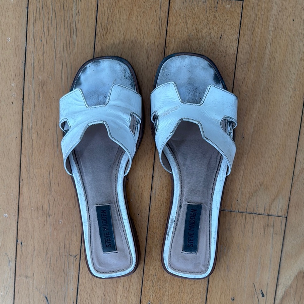 Steve Madden White Mules Minimalist Design